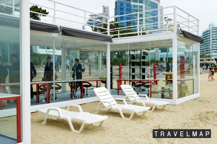 [트래블맵부산여행] 부산 해운대해수욕장 내 책 읽는 바다카페 운영 한다.