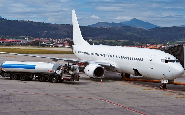 2943722056_l0bMwzR3_airplane-refueling-ftr.jpg